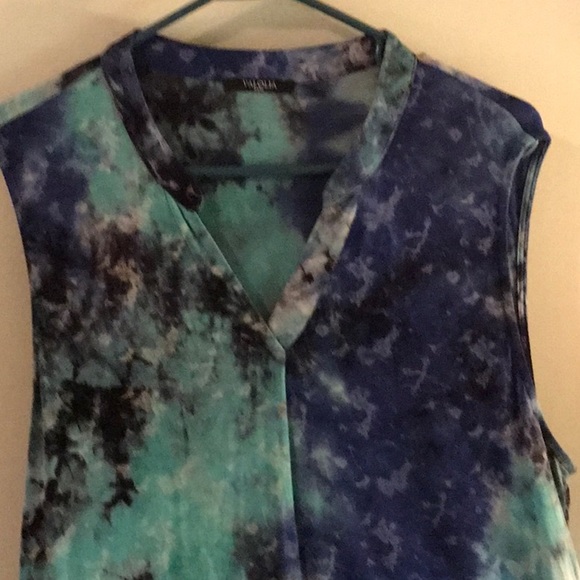 Comfortable and soft ladies top! - Picture 2 of 5